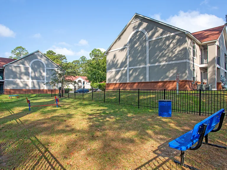The Gates at Valdosta - Student Housing Priced Per Person — Photo 19
