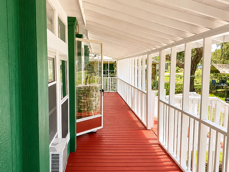 712 Fawn Dr — Photo 3