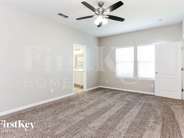 1633 Mathews Manor Dr — Photo 9
