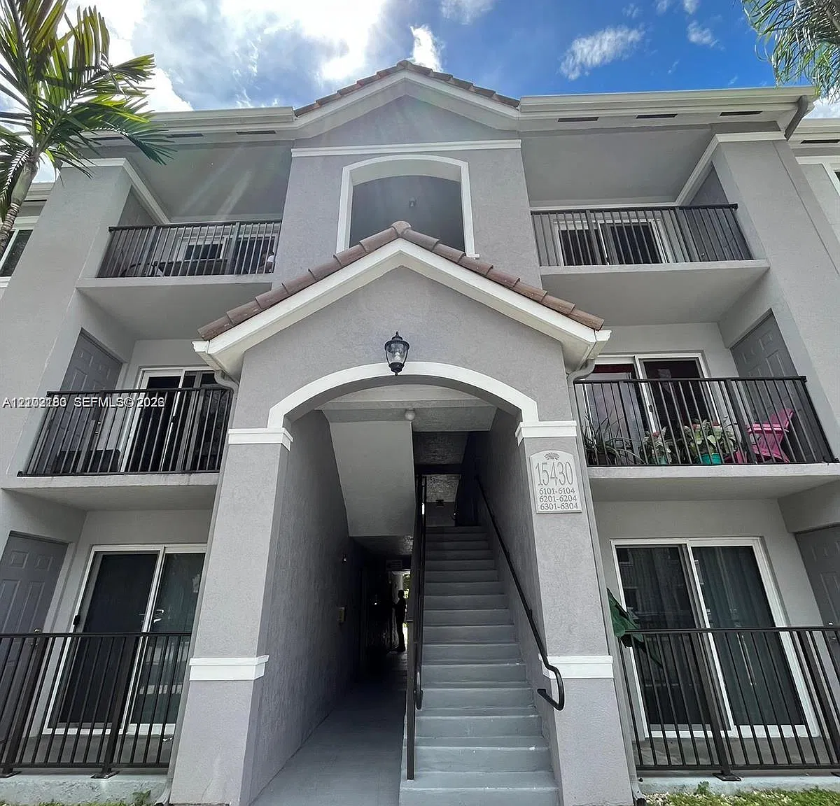 Vista Trace 6 Condo — Photo 1