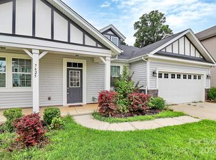 7625 Meridale Forest Dr, Charlotte, NC 28269