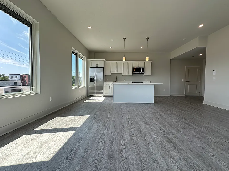 471 Washington St #302
