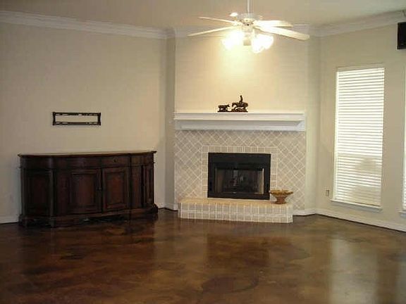 3rd image of 133 Meadow Glen Ln