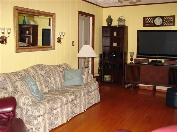 1181 Huntsmoor Dr, Gastonia, NC 28054