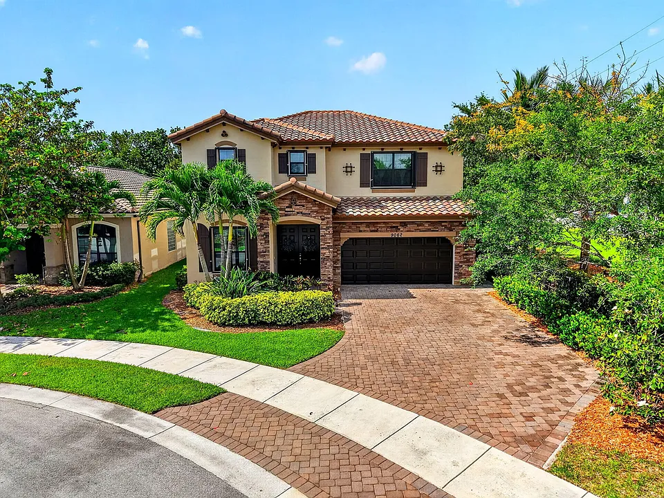 9062 Gulf Cove Dr
