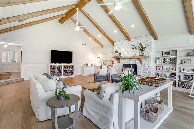 4 bed, 3.0 bath, 3265 sqft, $3,500 — Photo 3