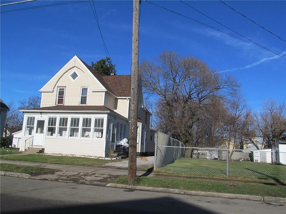 1st image of 836 E 21st St