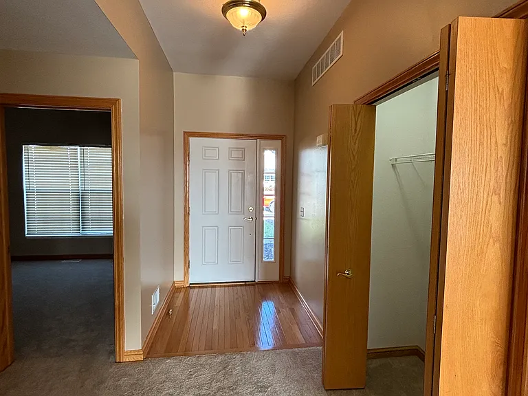 E Greenwood Dr — Photo 31