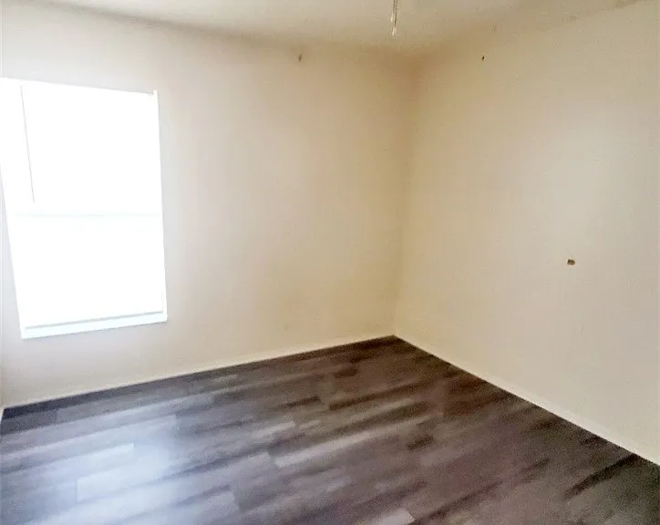 749 Memorial Dr — Photo 4
