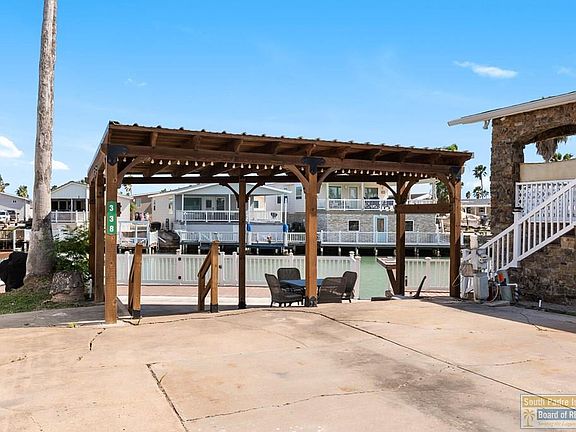 2nd image of 338 Sand Dollar Dr