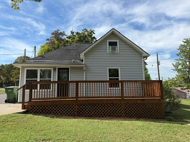 4 bed, 1400 sqft, $2,200 — Photo 3