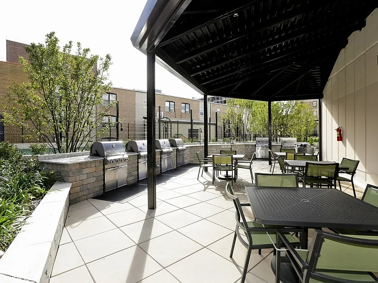3930 N Pine Grove Ave #716 — Photo 4