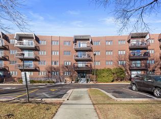 400 E Dundee Rd APT 403C, Buffalo Grove, IL 60089