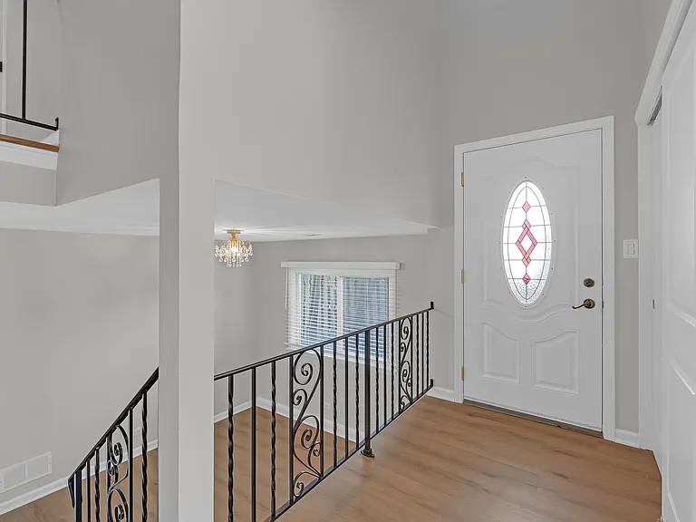 1132 Brighton Pl — Photo 3