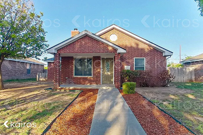 3807 S Williams St — Photo 1