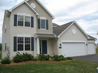 8445 Blazing Star Cir, Shakopee, MN 55379