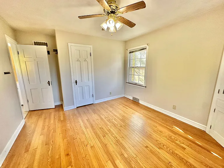 8520 W Watertown Plank Rd — Photo 10