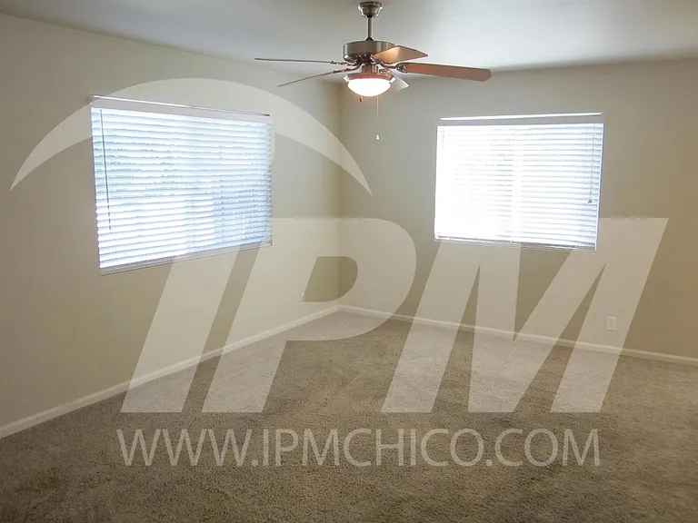 32 Baltar Loop — Photo 5