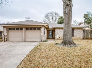 3809 Fox Hollow Dr, Bedford, TX 76021