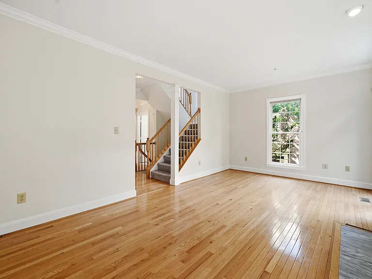 6030 Kelsey Ct — Photo 2