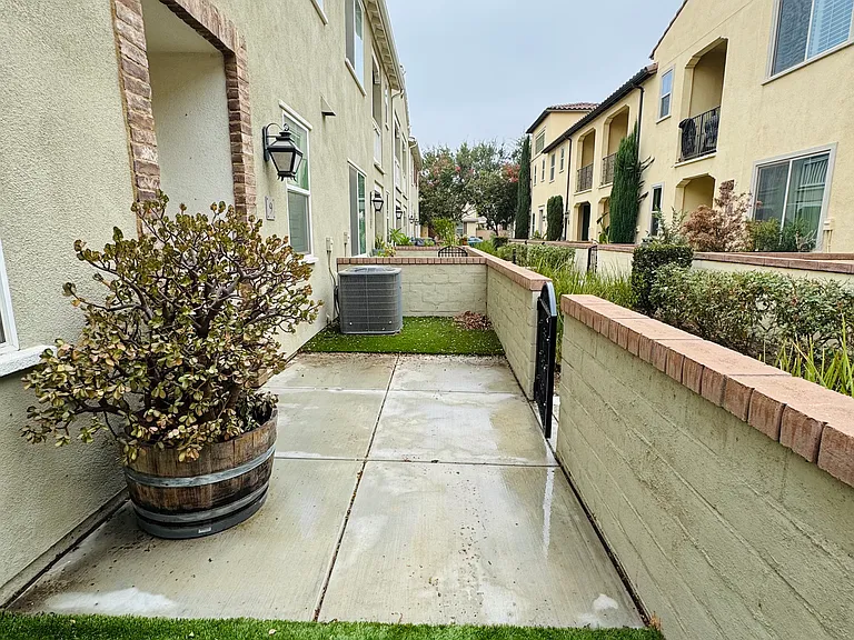 3250 E Yountville Dr #9 — Photo 4