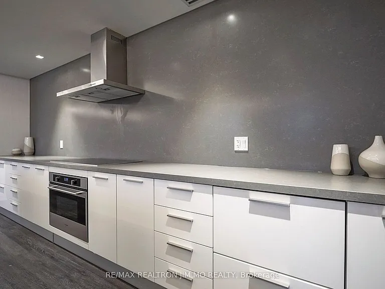 3 Gloucester St #3205 — Photo 37