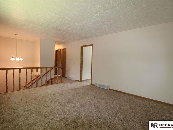 5th image of 8813 Park View Blvd