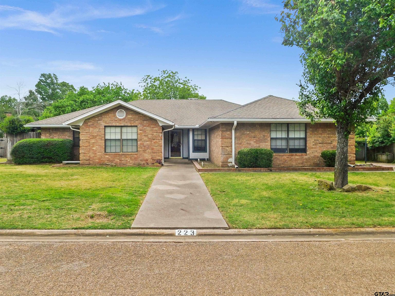 223 Colonial Cir, Athens, TX 75751 | MLS #23005057 | Zillow