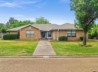 223 Colonial Cir, Athens, TX 75751