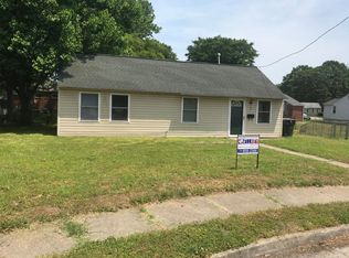 2 Jordan Dr, Hampton, VA 23666
