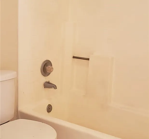 415 W Stocker St #102 — Photo 14