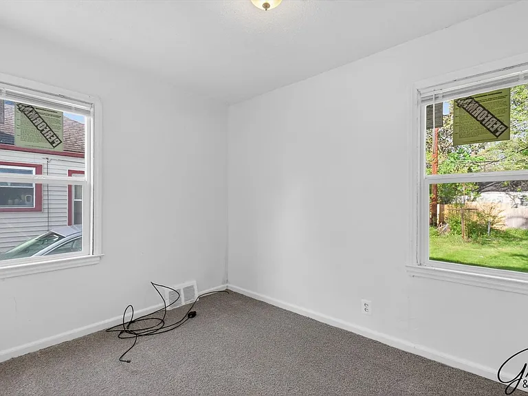 20259 Oakfield St — Photo 12