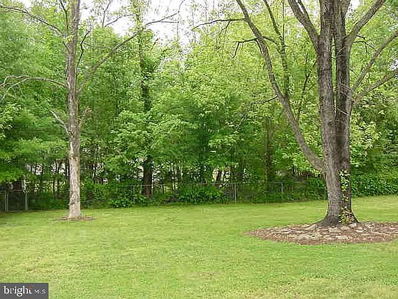 2nd image of 2018 Dewey Dr