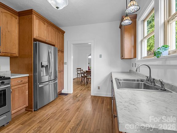 2nd image of 1534 Kensington Rd