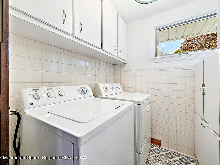 27 Shrewsbury Dr — Photo 13