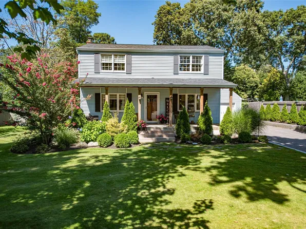 27 Alma Avenue, Lake Grove, NY 11755