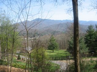 1021 Hickory Ln, Burnsville, NC 28714