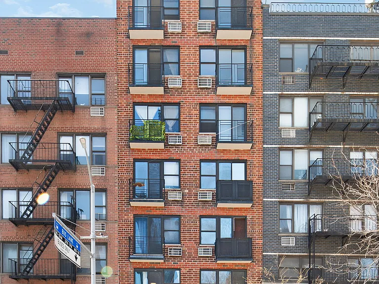 655 2nd Ave #2A — Photo 7