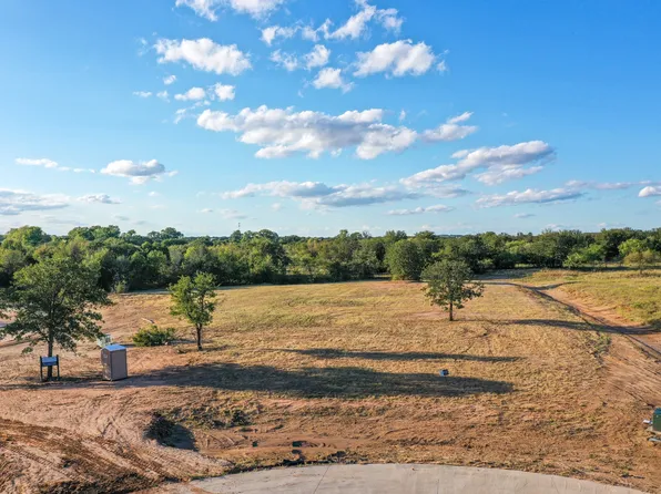 4000 Luciano Dr, Weatherford, TX 76086