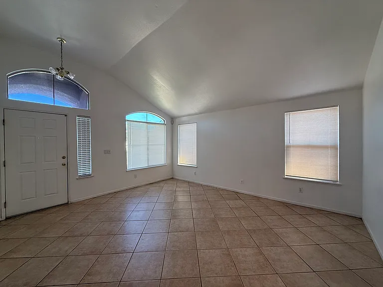 2193 N Antioch Ave — Photo 6