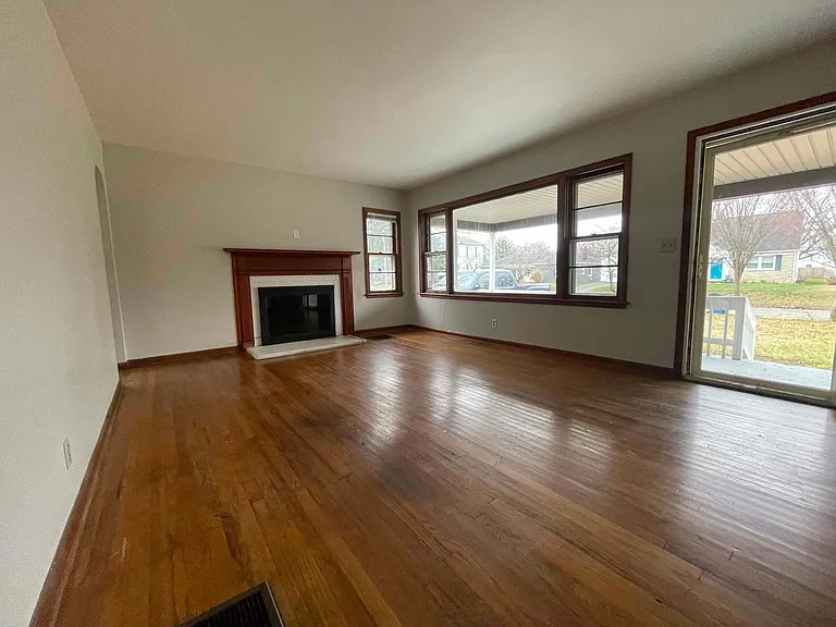 2784 Eastminster Rd — Photo 4