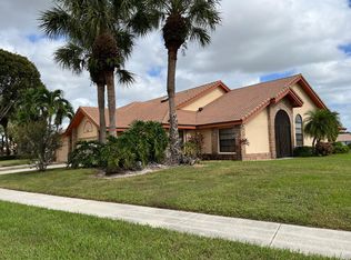8450 Heather Pl, Boynton Beach, FL 33472