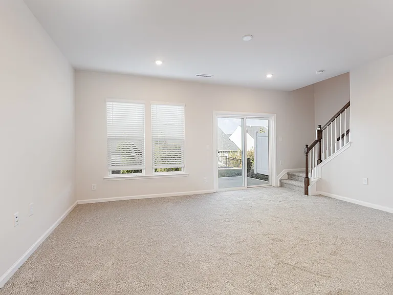 1009 Sycaten St — Photo 12