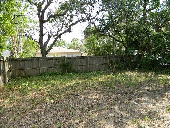 3rd image of 640 Hickman Ct S