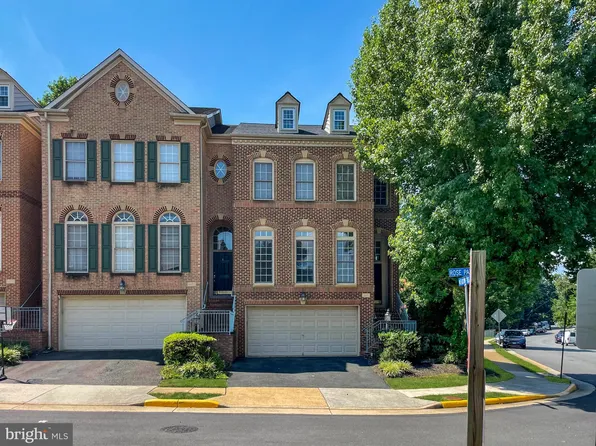 12451 Rose Path Cir, Fairfax, VA 22033