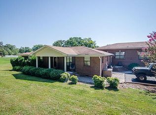 494 Miller Rd, Signal Mountain, TN 37377