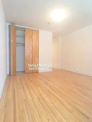 Rented by Manhattan Connection | media 21