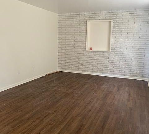 2nd image of 705 N Main St APT J