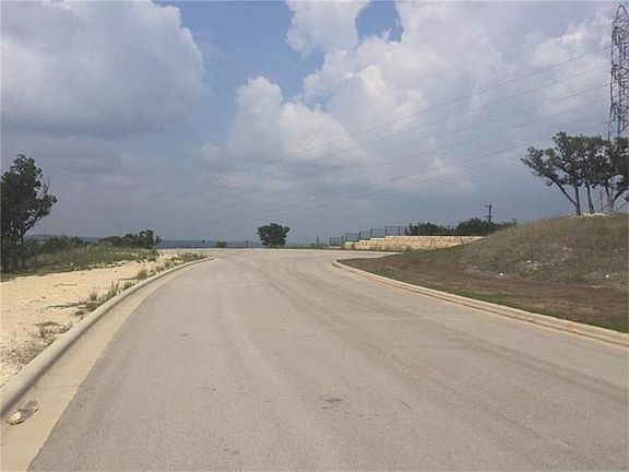 3rd image of 420 Lindale Cv