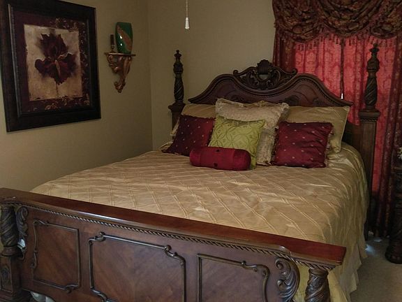 Master bedroom - lower level